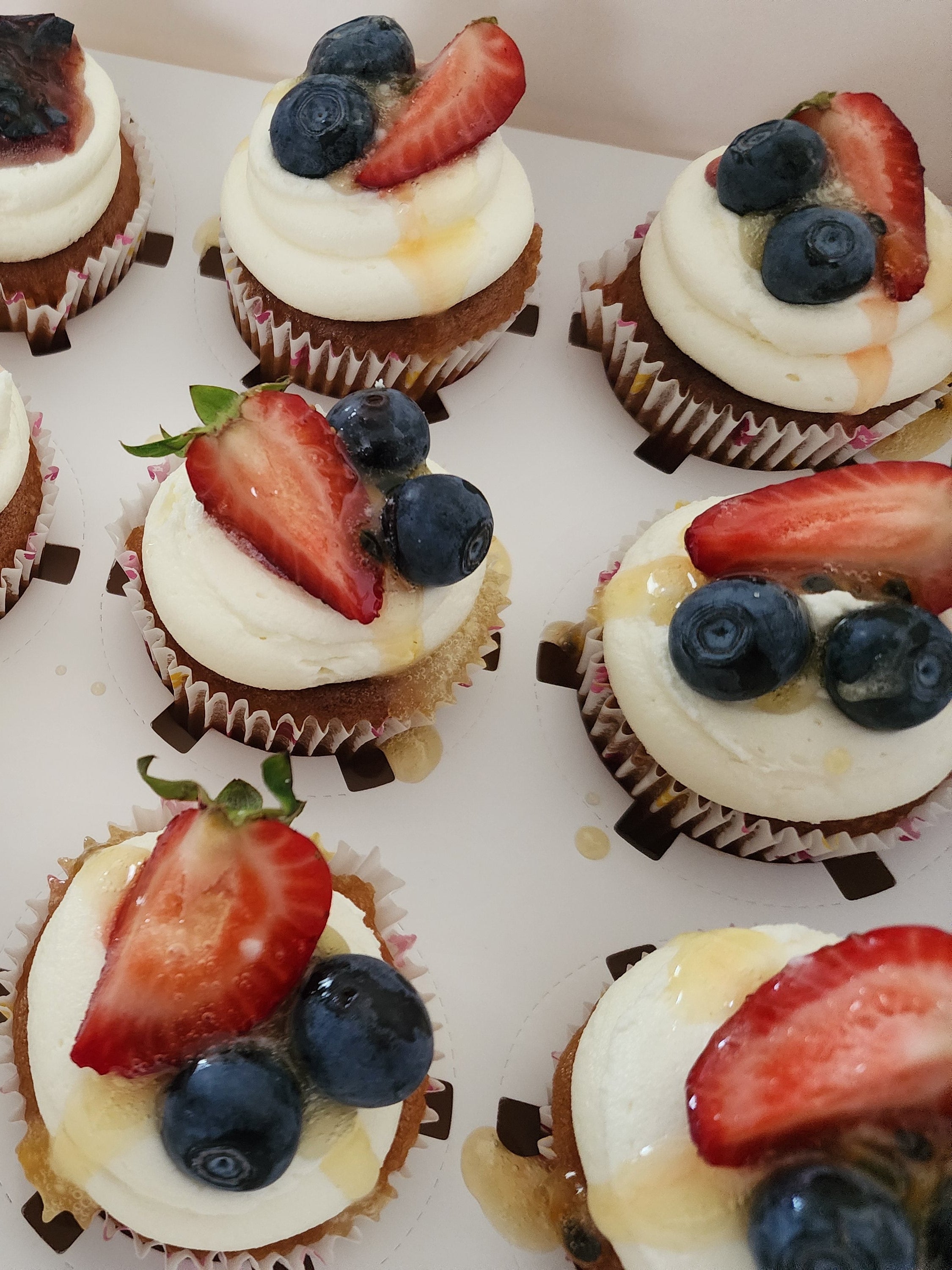 Pavlova style cupcakes