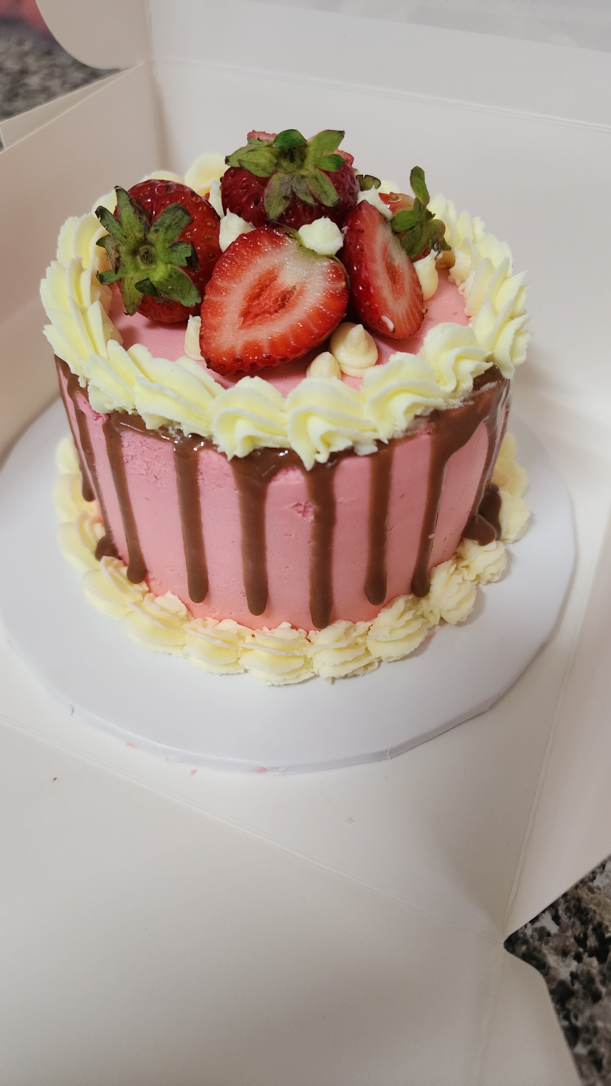 Strawberries and cream cake (GF + Vegan)