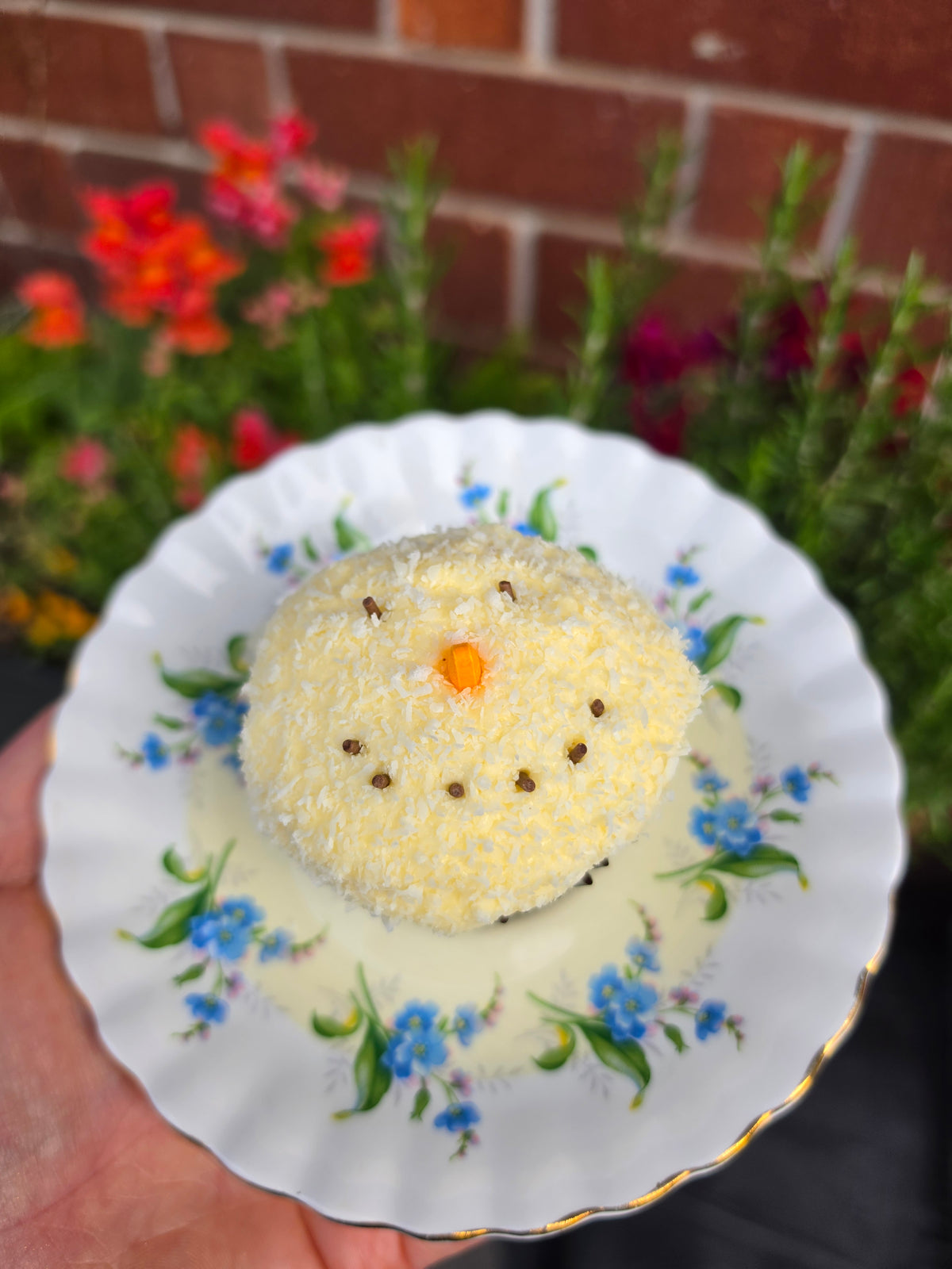 Snowman cupcake (GF + Vegan)