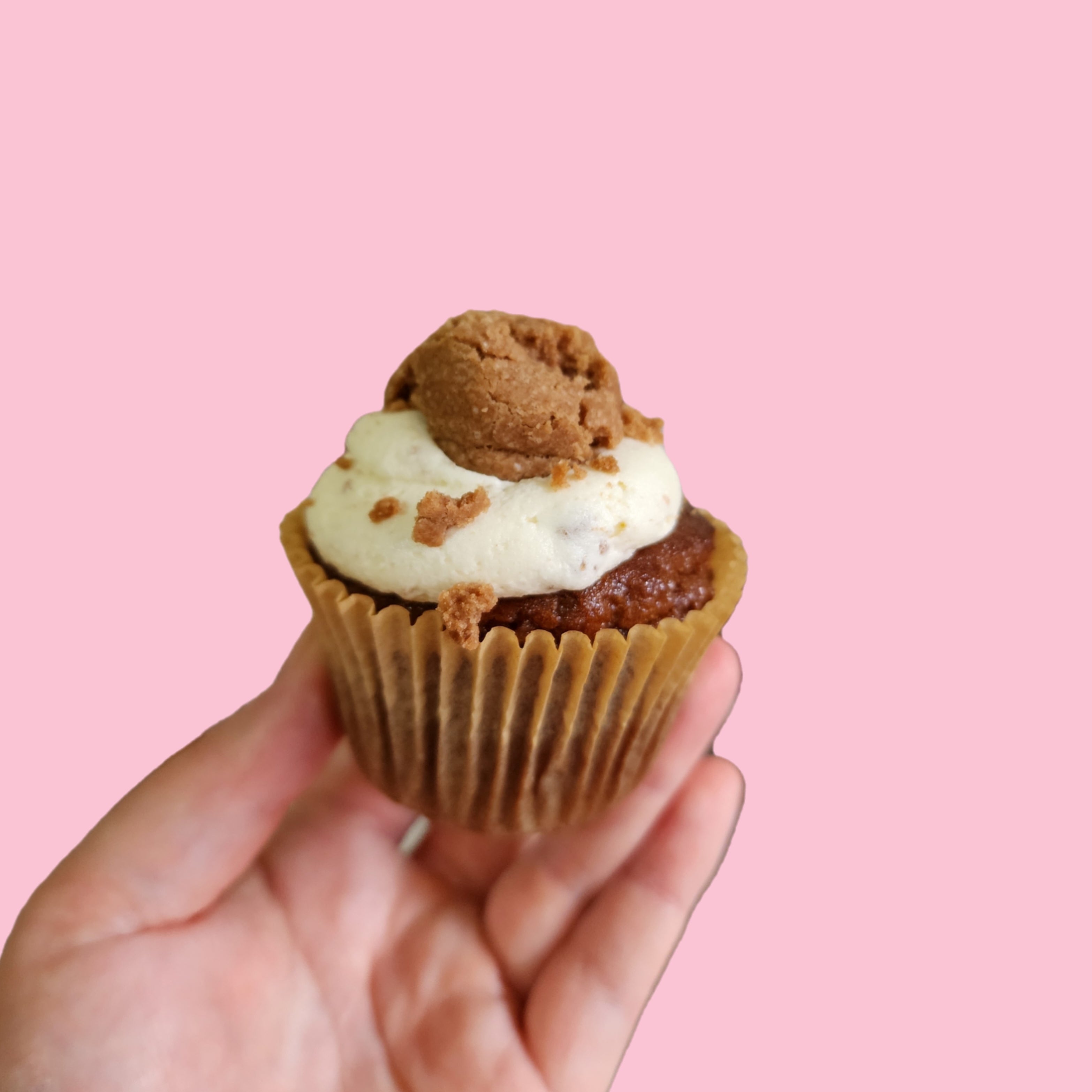 Cookies and cream cupcake (GF + Vegan)