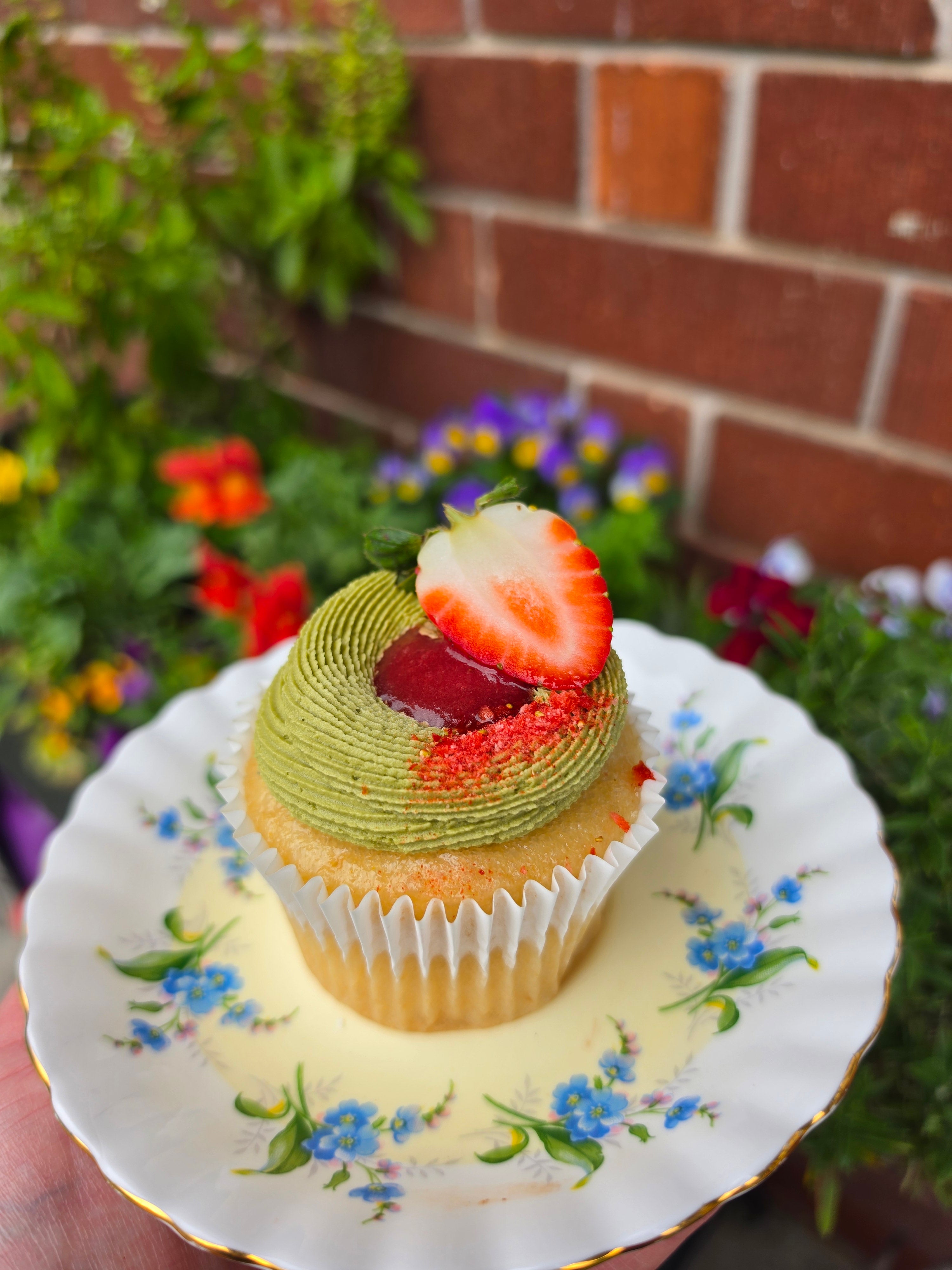 Strawberry matcha cupcake (GF + Vegan)