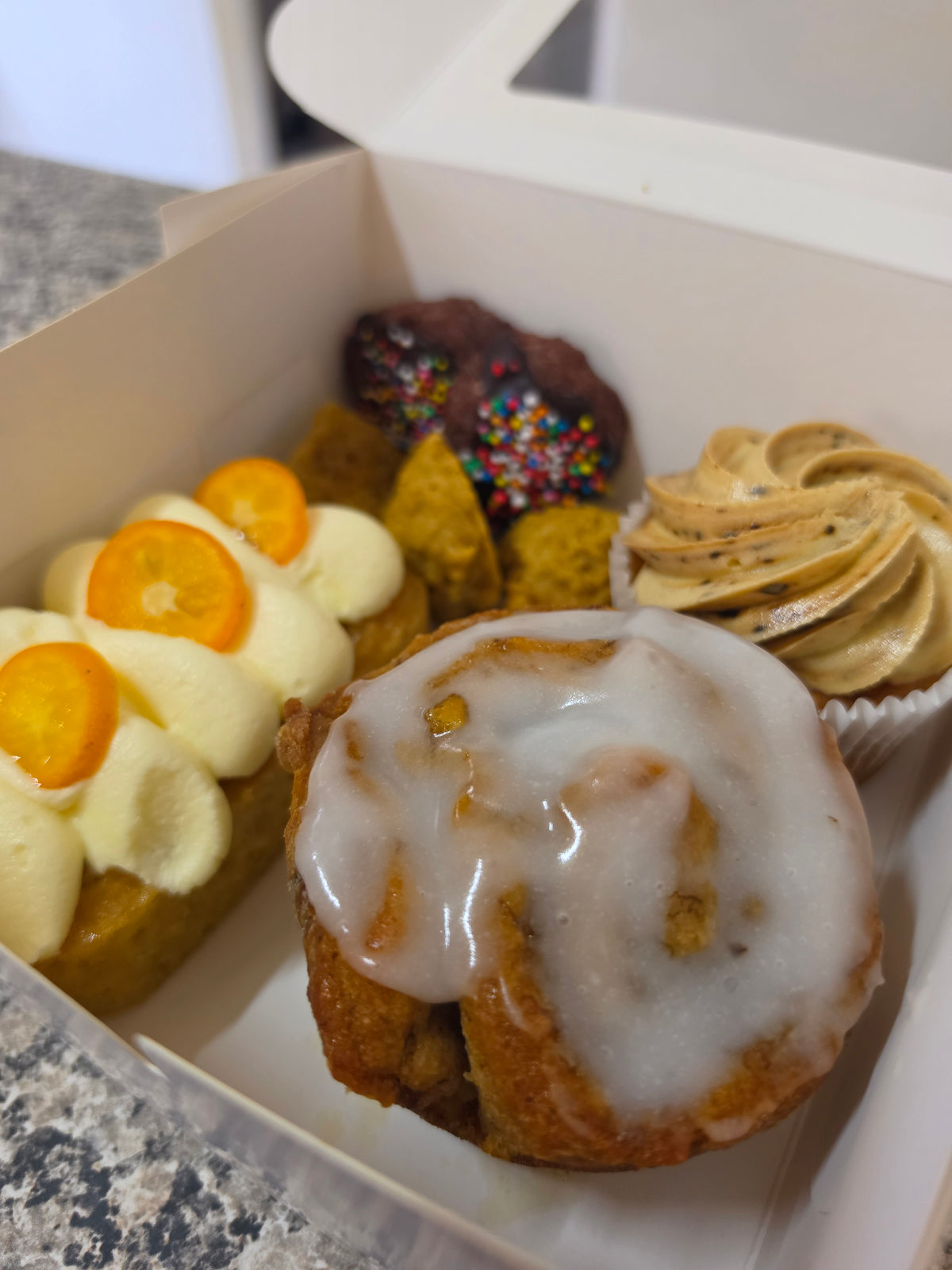 Mixed box (GF + Vegan)
