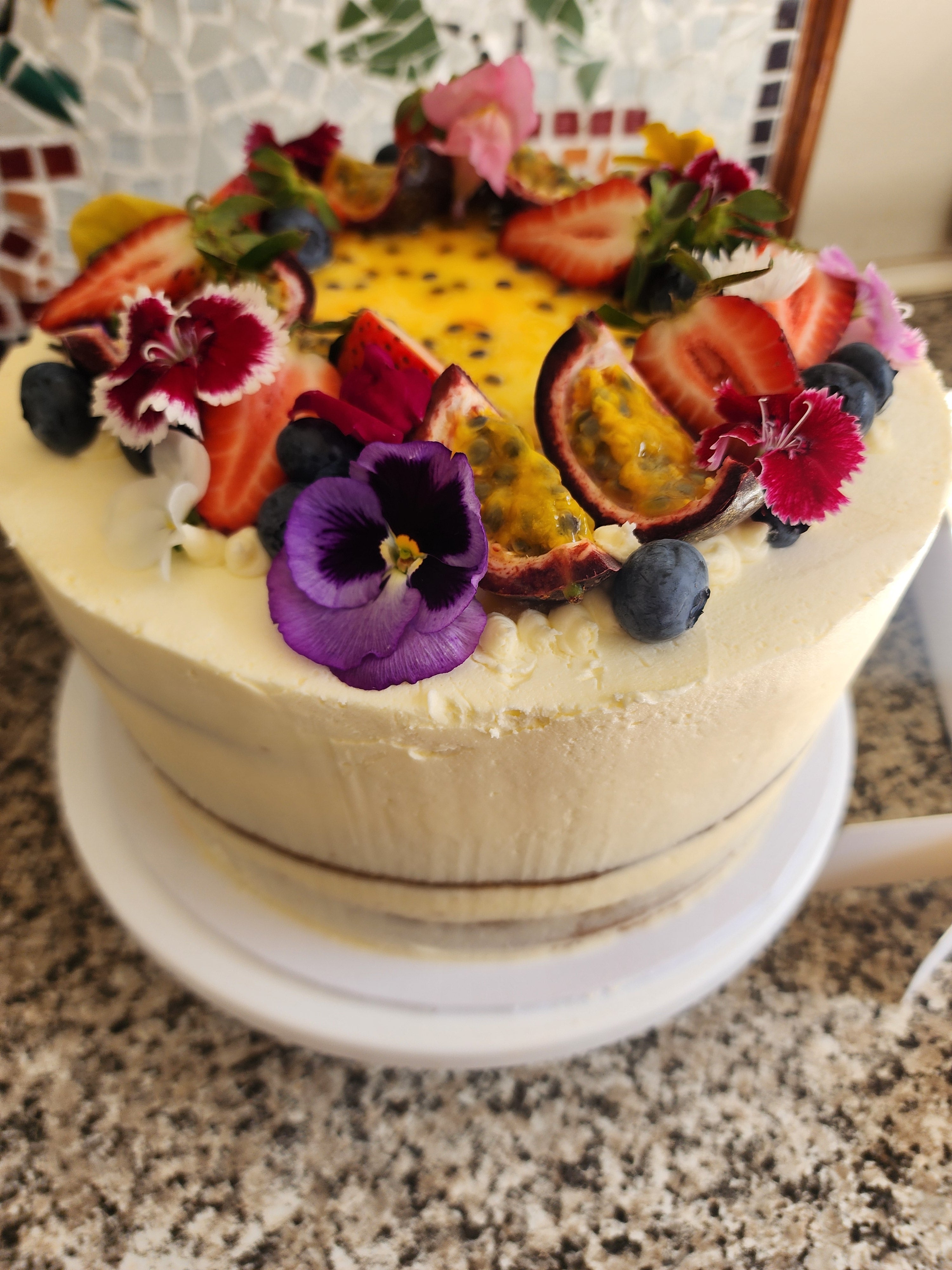 Pavlova style cake (GF + Vegan)